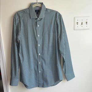 Men’s Classic Green & White Checkered Wrinkle Free Dress Shirt, M - 15-15.5”